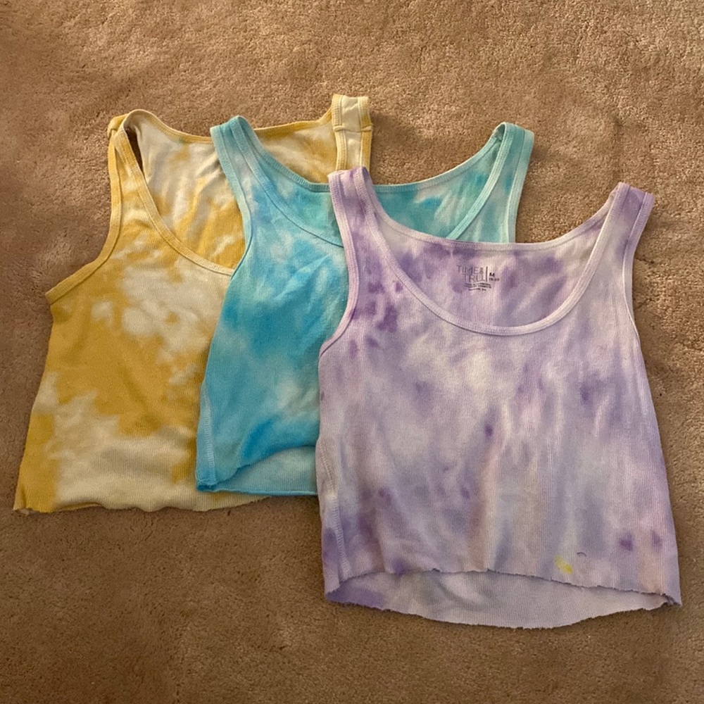 Set of 3 tye dye tank tops